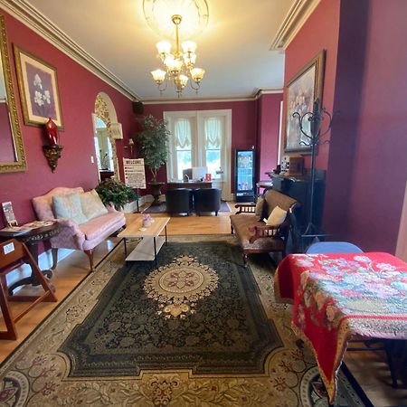 Greystone Manor Bed & Breakfast Bird-in-Hand Екстериор снимка