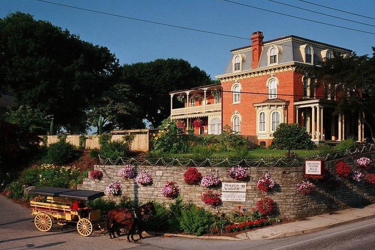 Greystone Manor Bed & Breakfast Bird-in-Hand Екстериор снимка