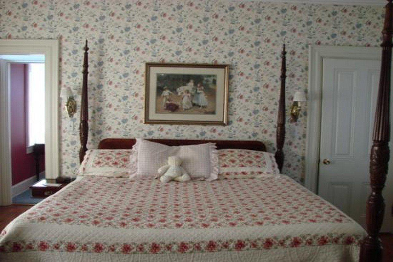Greystone Manor Bed & Breakfast Bird-in-Hand Екстериор снимка