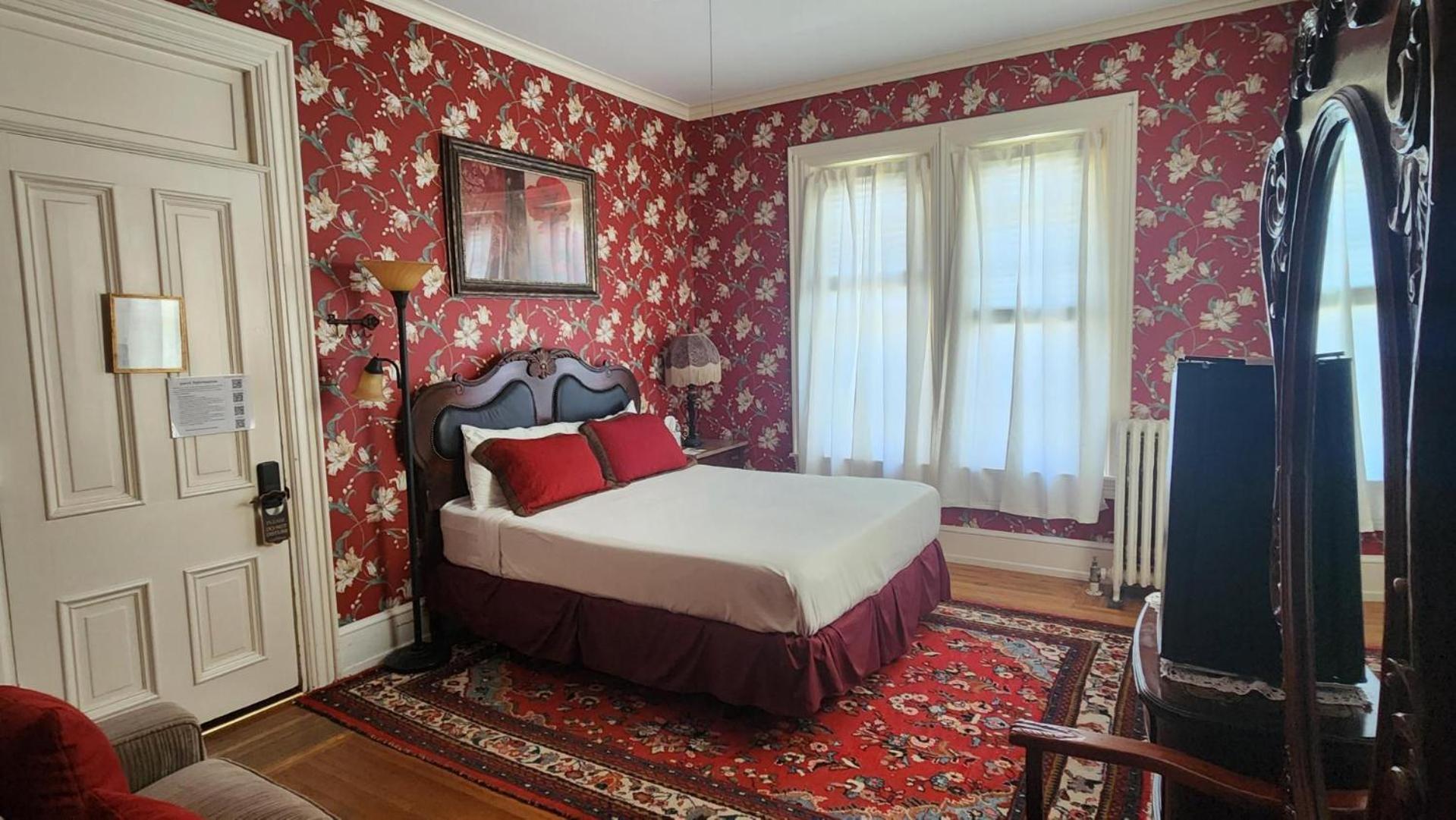 Greystone Manor Bed & Breakfast Bird-in-Hand Екстериор снимка