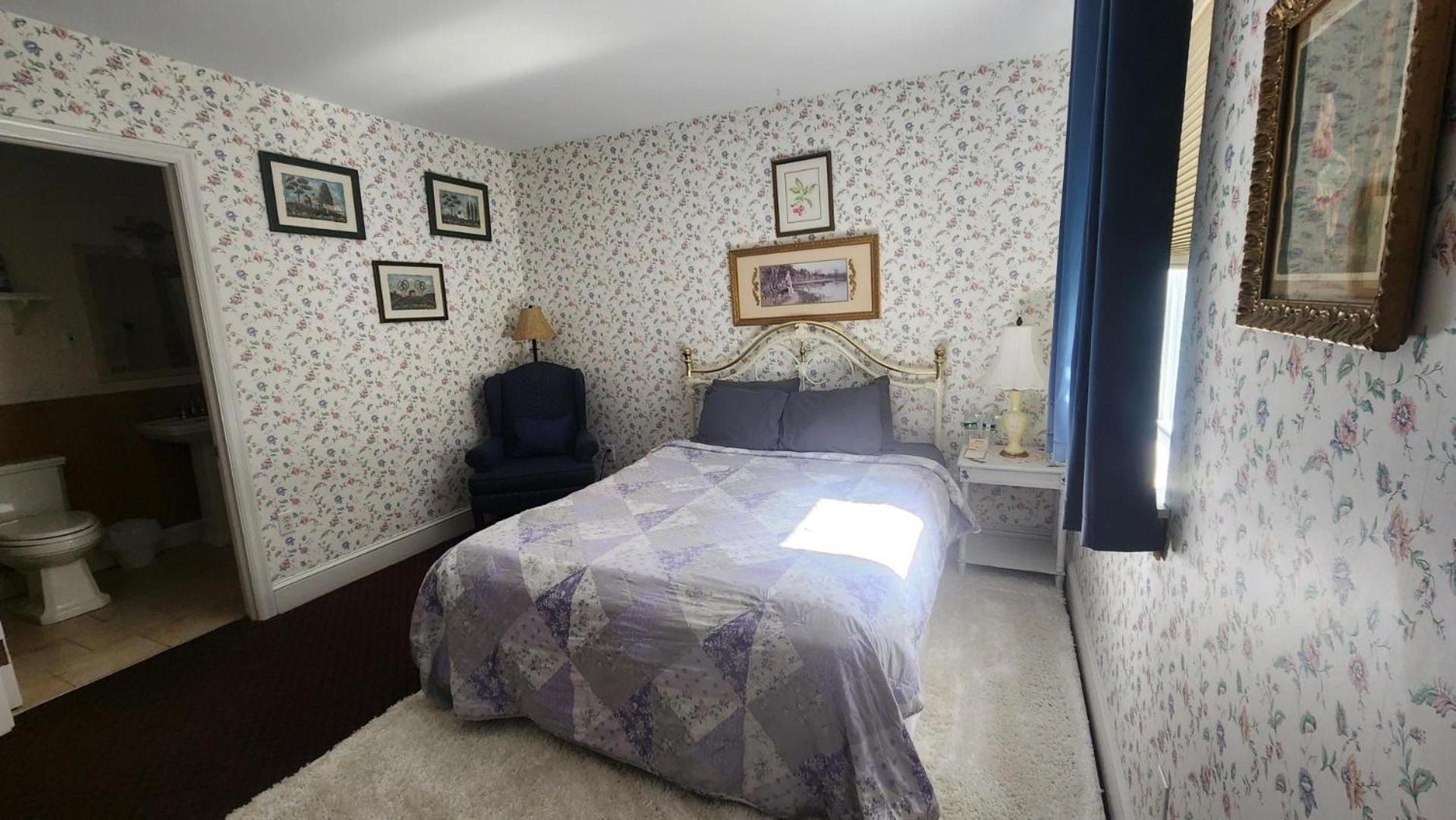 Greystone Manor Bed & Breakfast Bird-in-Hand Екстериор снимка