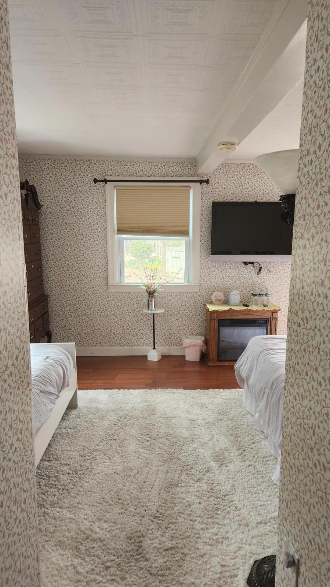 Greystone Manor Bed & Breakfast Bird-in-Hand Екстериор снимка