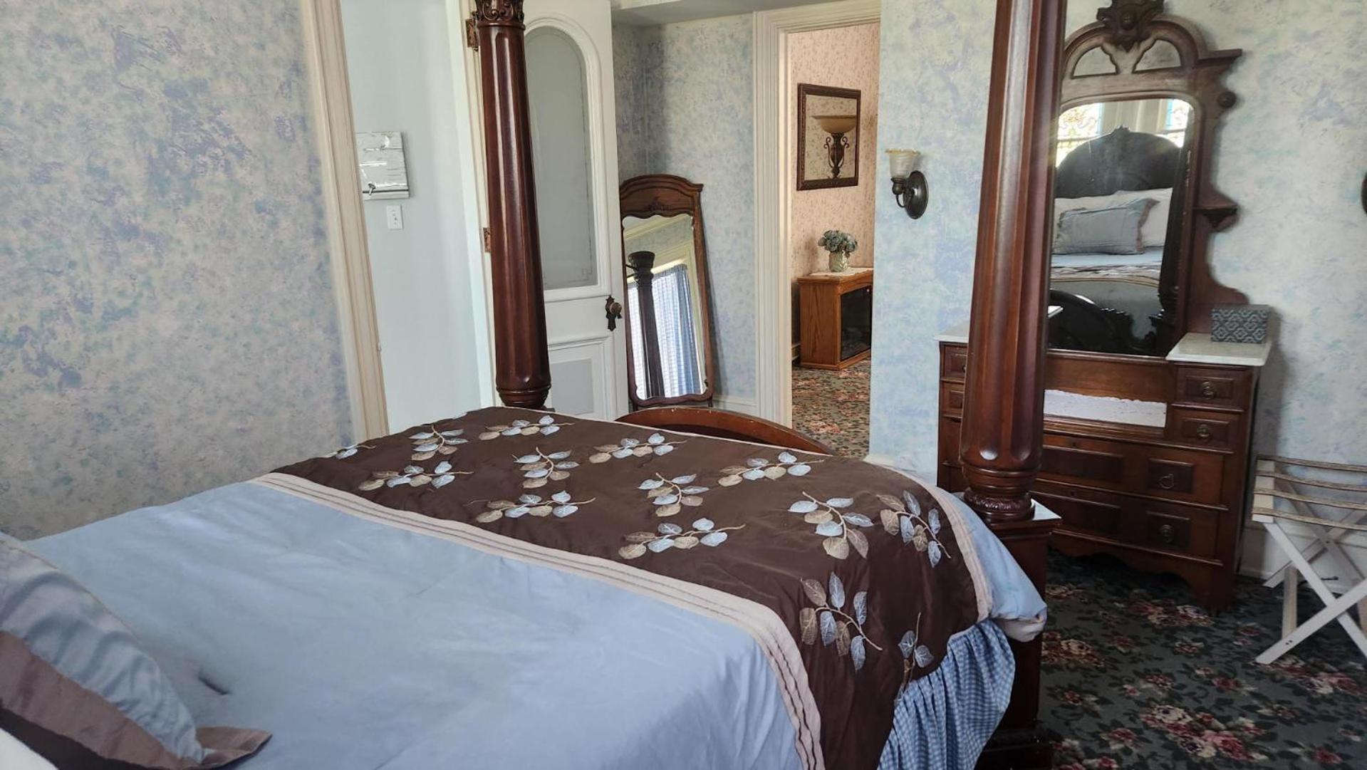 Greystone Manor Bed & Breakfast Bird-in-Hand Екстериор снимка