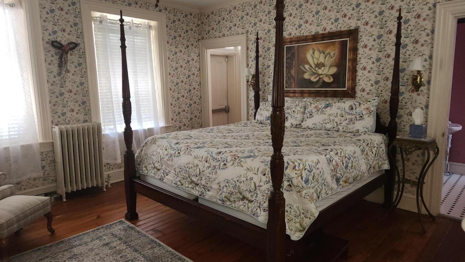 Greystone Manor Bed & Breakfast Bird-in-Hand Екстериор снимка
